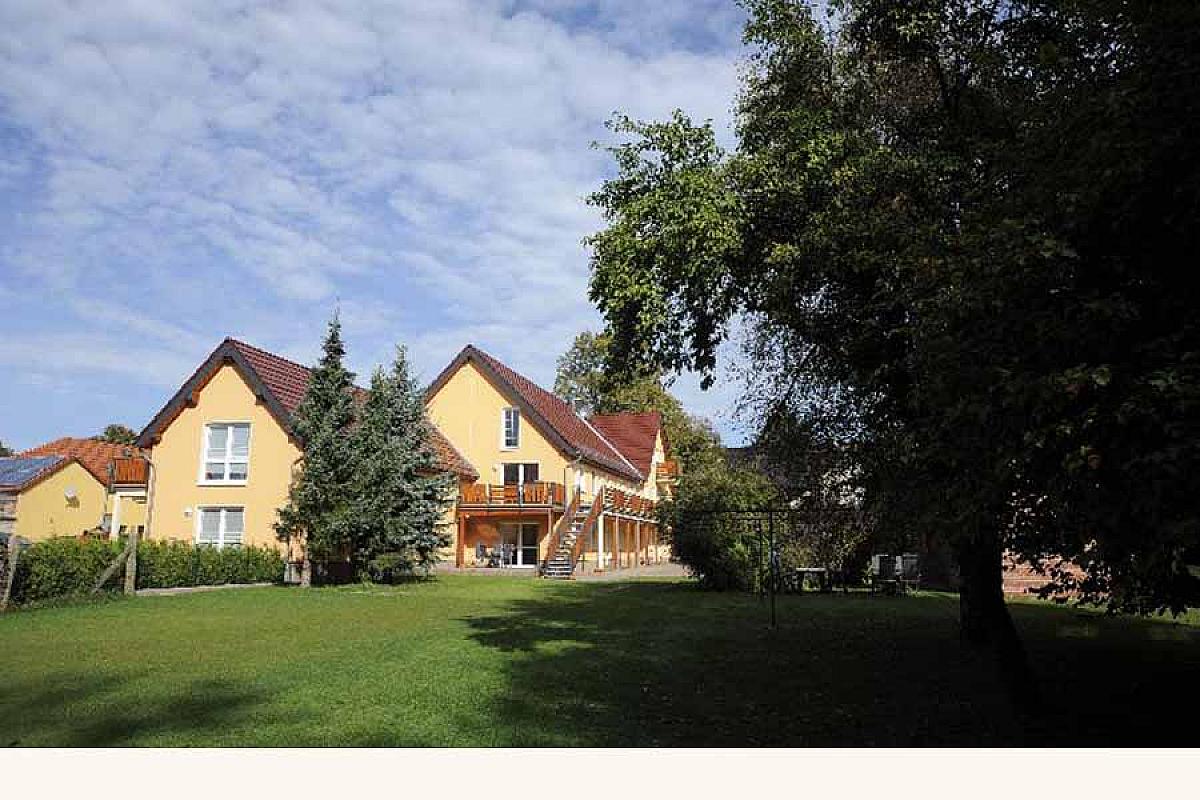 "Beim Kahnfährmann" - ferienwohnung-beim-kahnfaehrmann-garten