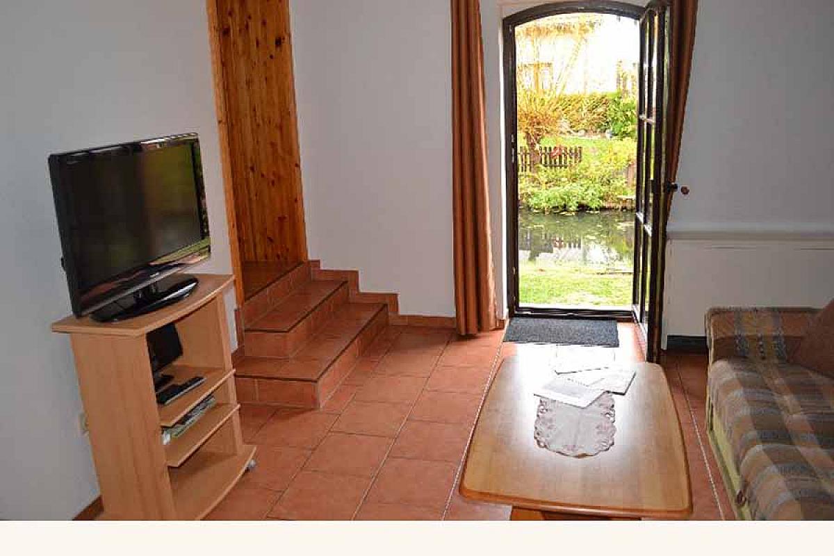 "Beim Kahnfährmann" - ferienwohnung-beim-kahnfaehrmann-wohnbereich-tv