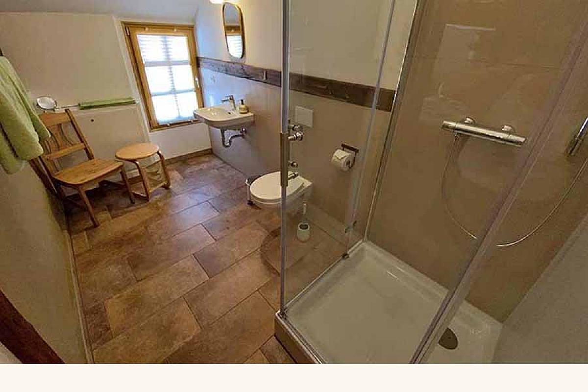 Scheunenherberge Schäfchenzählerei - scheunenherberge-bad-dusche