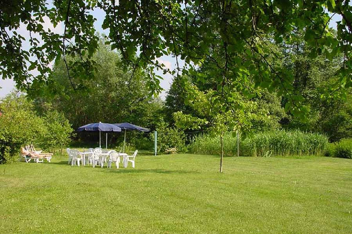 Pension " Spreeaue " - Spreewald_Pension_Spreeaue_in_Burg_Liegewiese_und_Grillen