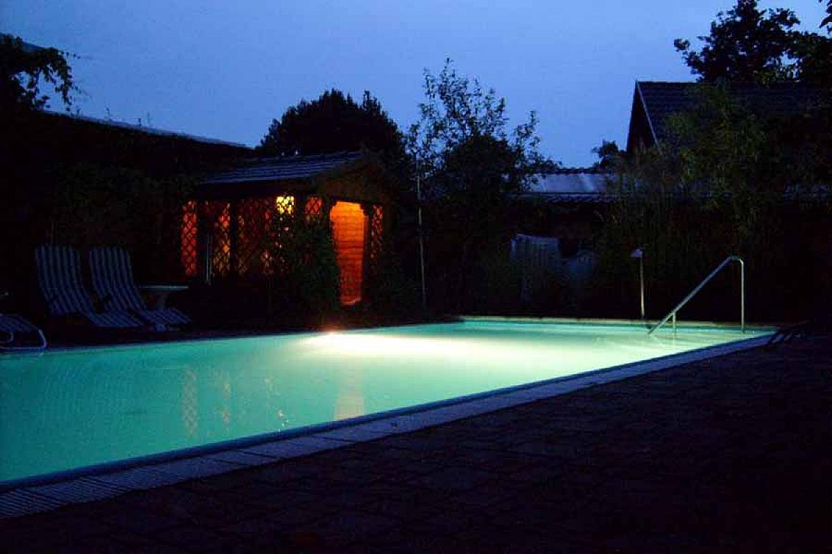 Spreewaldpension Fünf Linden - Pool_Abends_2
