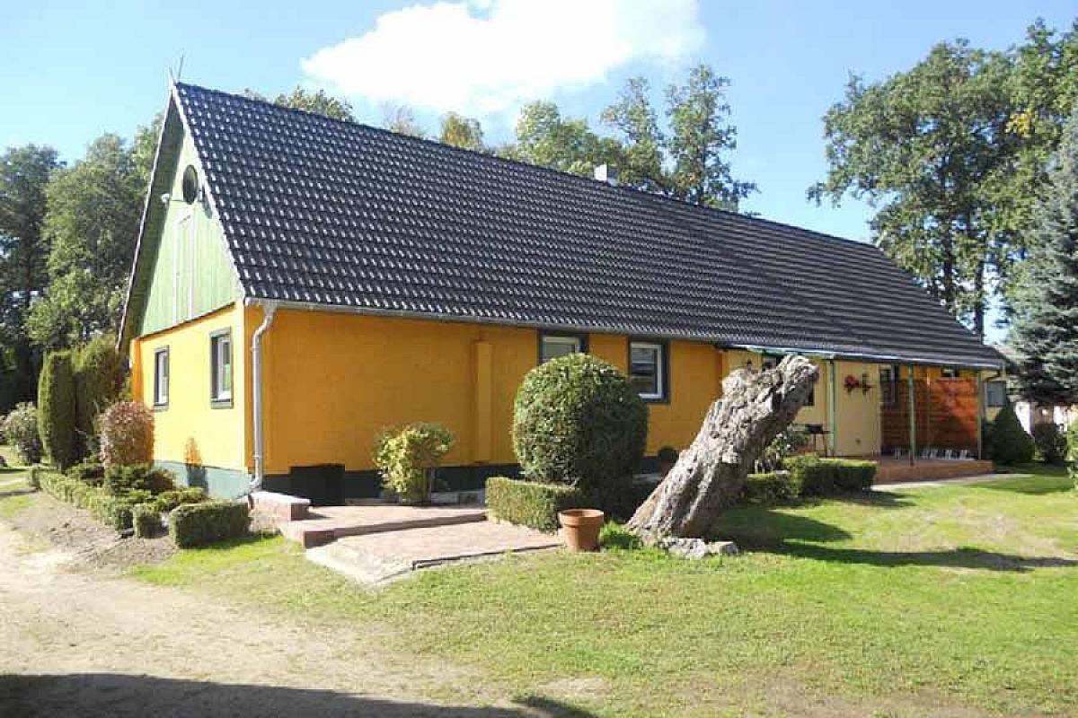 Spreewaldhaus Yellow - spreewaldhaus-hofansicht