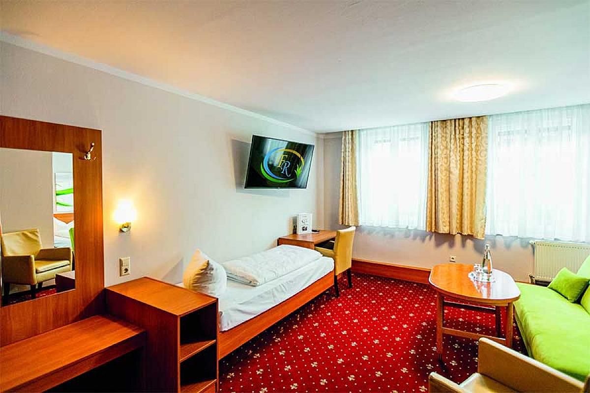 dreibettzimmer-einzelbett