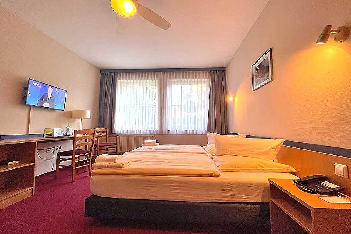 doppelzimmer-rollstuhlgerecht-barrierefrei-schlafzimmer_sia_20240710_2