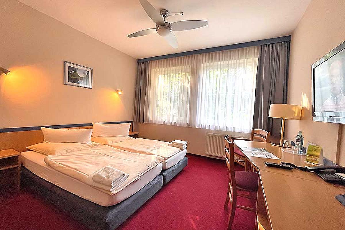 Spreewaldhotels Raddusch - doppelzimmer-schlafzimmer_sia_20240710_18