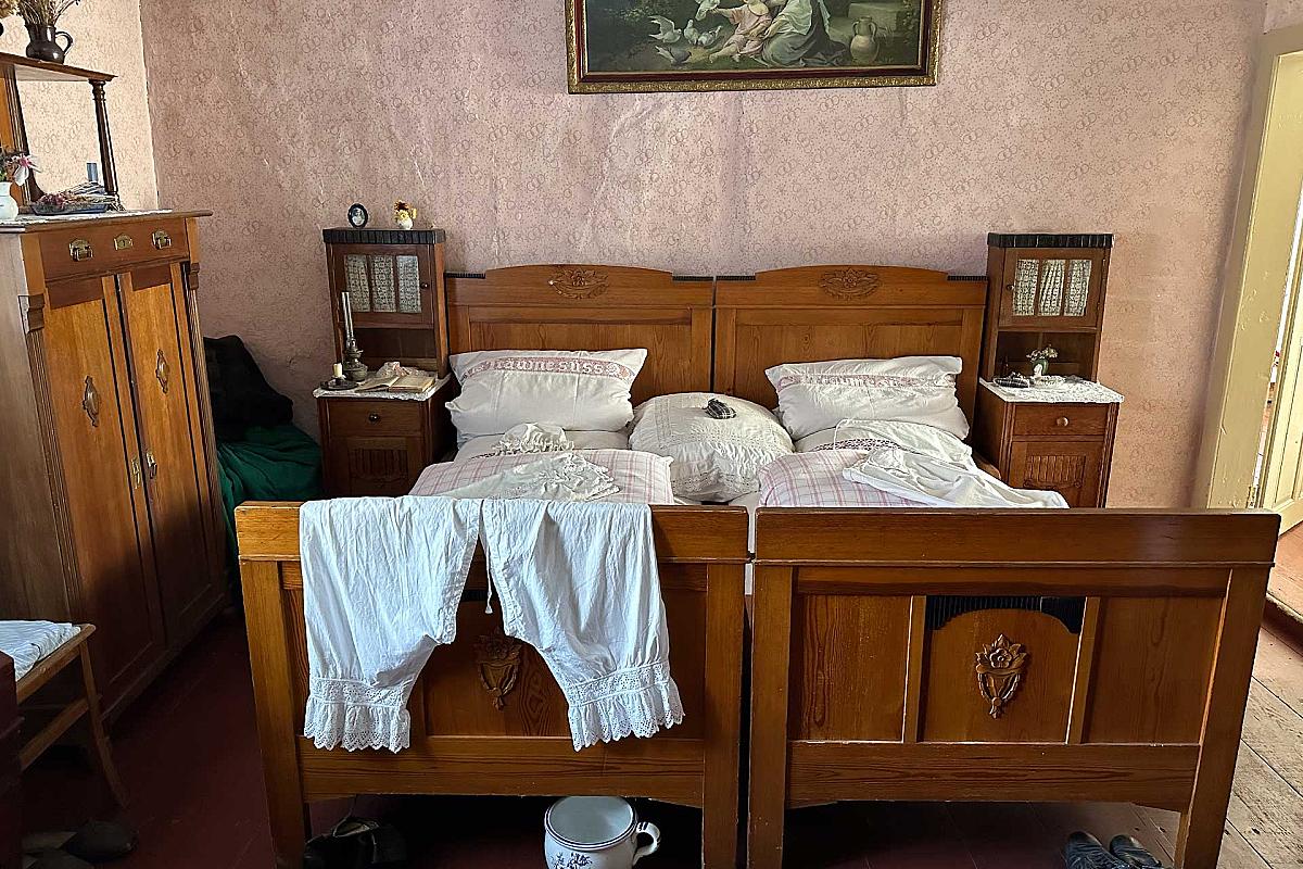 Touristinformation Schlepzig - bauernmuseum-schlepzig-schlafzimmer_sia_20240406_2289
