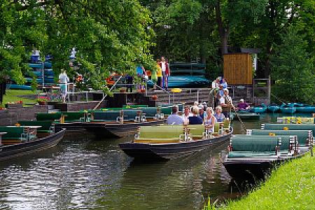 Gruppen Kahnfahrt mit Grillbuffet in Burg (Spreewald)