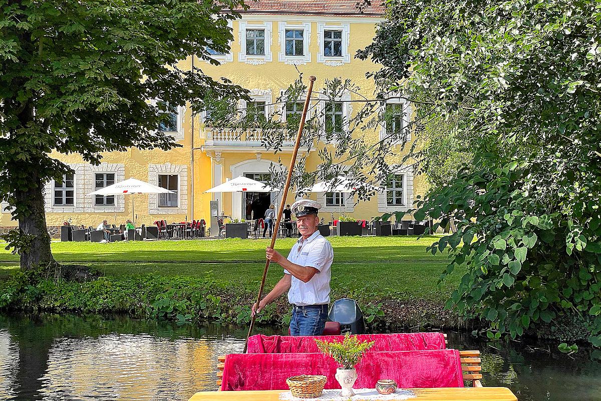 Jörg´s Kahnfahrten - joergs-kahnfahrt-schloss-luebben_sia_20230810_97
