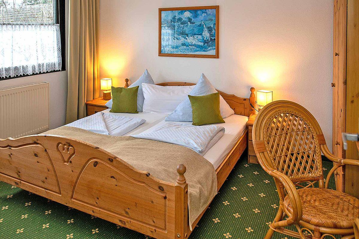 Spreewaldhotels Raddusch - hotel-garni-doppelzimmer-erdgeschoss-doppelbett