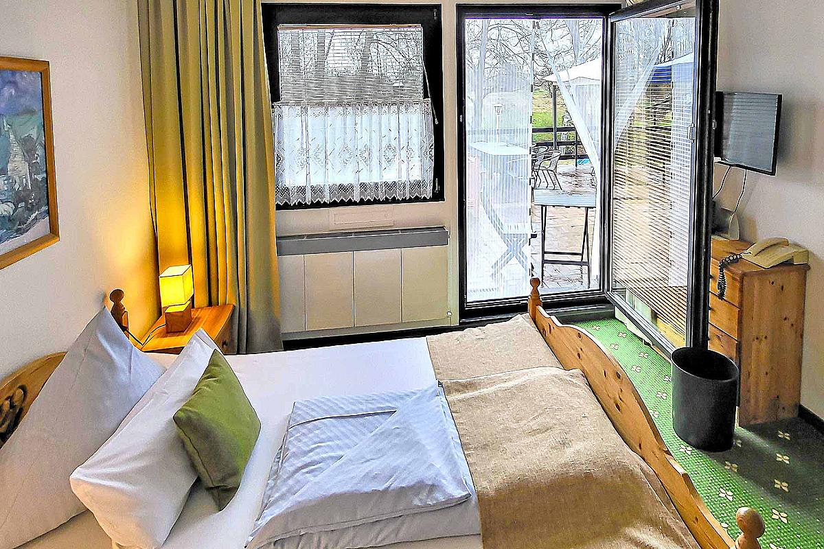 Spreewaldhotels Raddusch - hotel-garni-doppelzimmer-erdgeschoss-terrasse