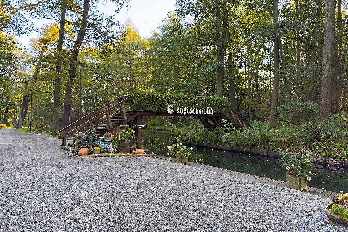 Foto: Spreewald-Info.de - Holzbrücke am Gasthaus Wotschowska