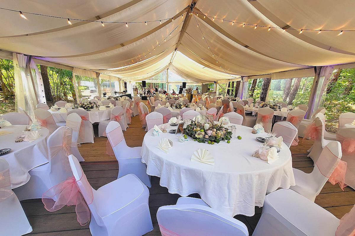 Hotel Zum Goldenen Löwen - festzelt-runde-tische-catering-goldener-loewe