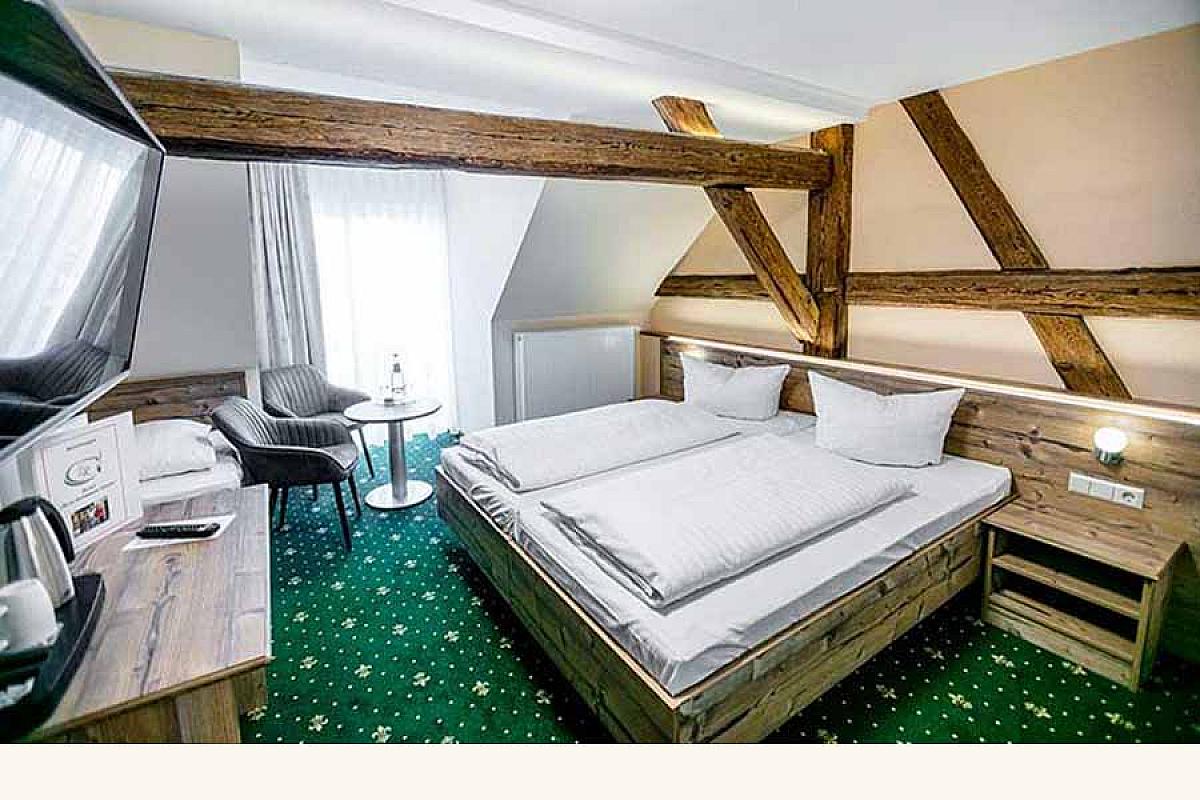 Hotel Zum Goldenen Löwen - dreibettzimmer-premium-mit-balkon