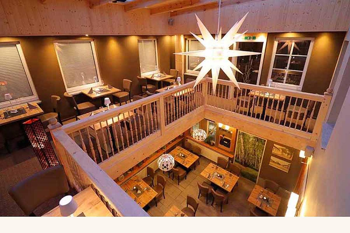 Hotel Zum Goldenen Löwen - lounge-blick-wintergarten