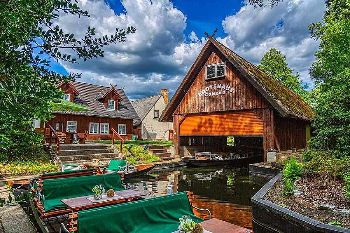 Kahnfahrten am Bootshaus Conrad
