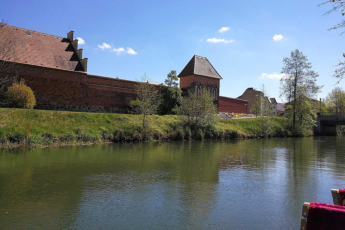 Kahnfährmann Bernd Klausch - kahnfahrt-stadtmauer-luebben