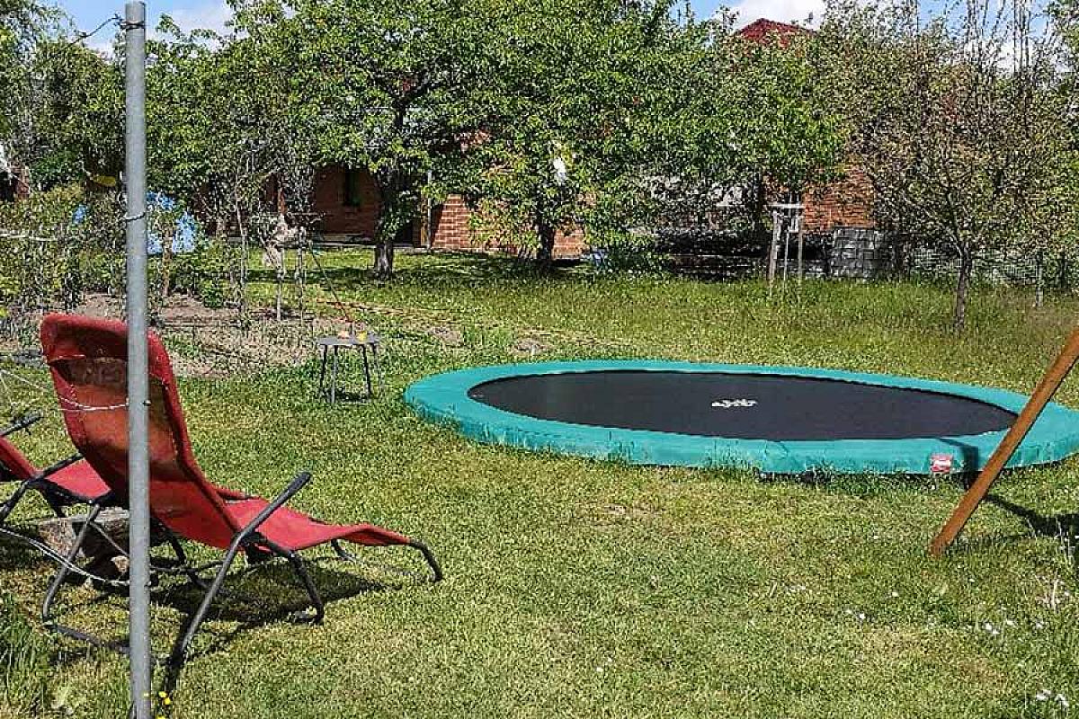 Ferienwohnung im Vogelhaus - Trampolin