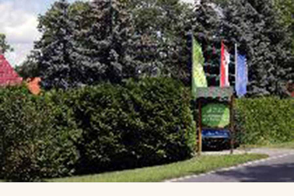 Spreewald Pension Tannenwinkel - 20120726_tannenwinkel_strassenblick_FS