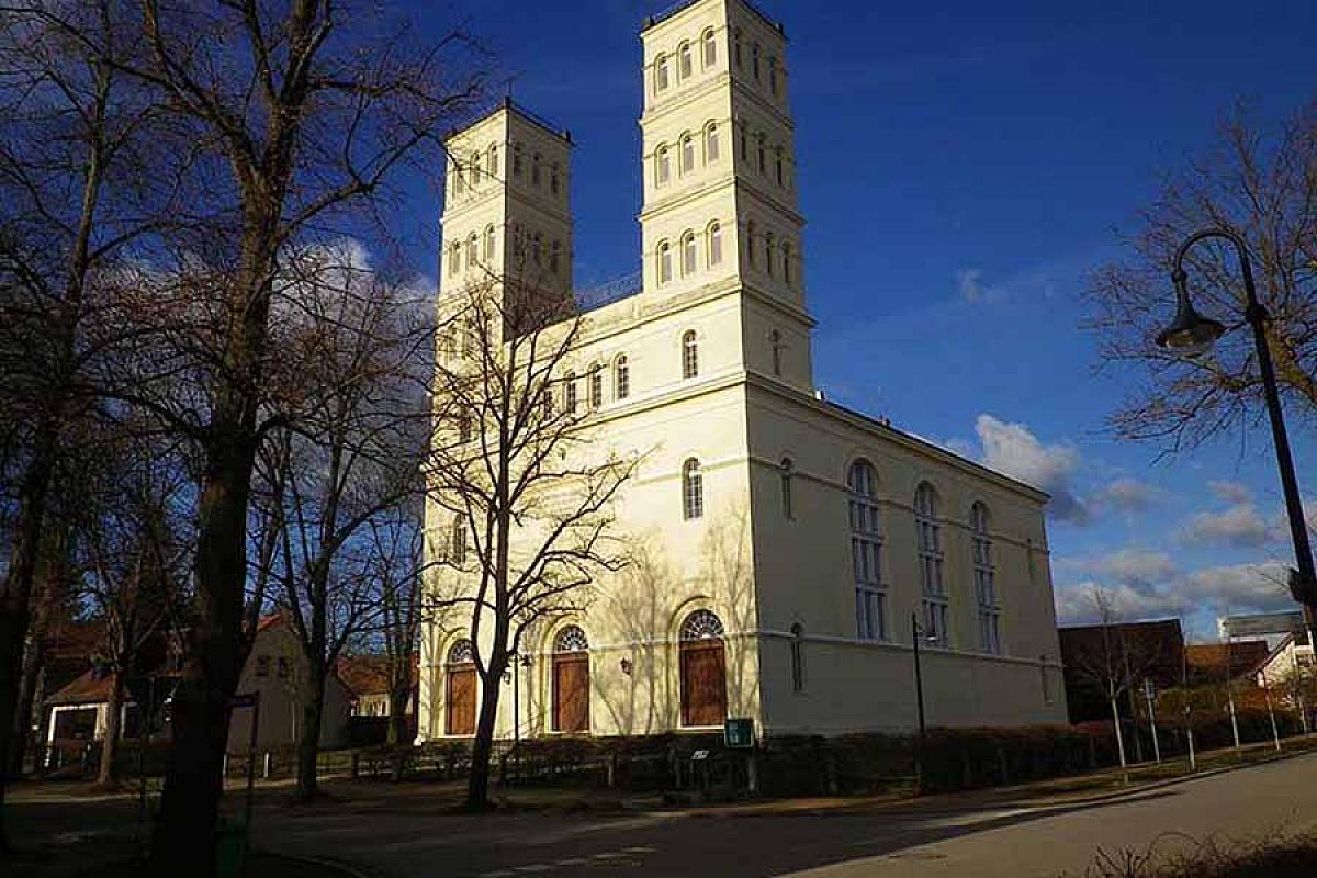 Ferienwohnungen im „Haus am Schloss“ - schinkelkirche-straupitz