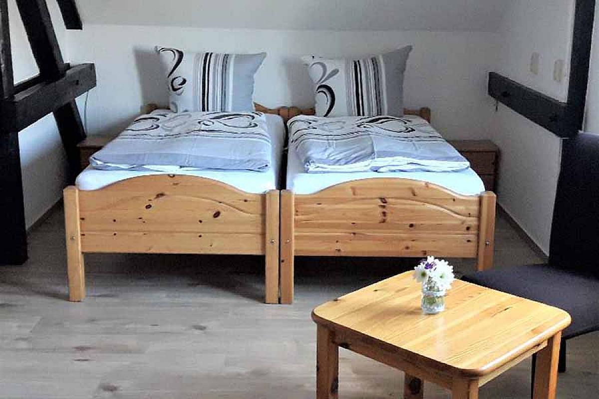 Pension Storchennest - Schlafzimmer_Doppelbett